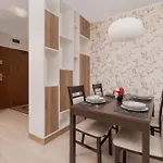 Apartmán Przytulny Z Widokiem Na Morze I Parkingiem By Renters