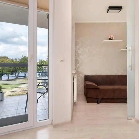 Przytulny Z Widokiem Na Morze I Parkingiem By Renters Apartament